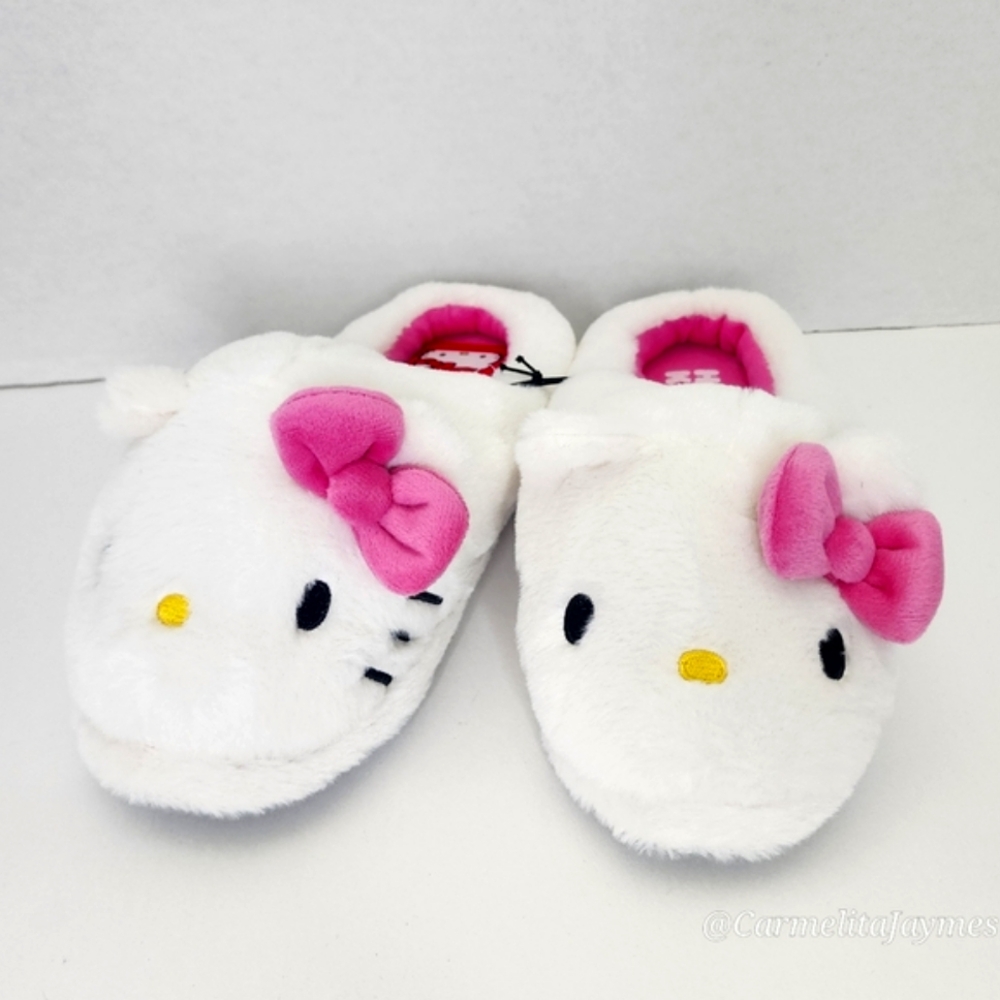 HELLO KITTY 😺 Plush Hello Kitty & Friends Womens Slippers Official Sanrio ☆ NWT